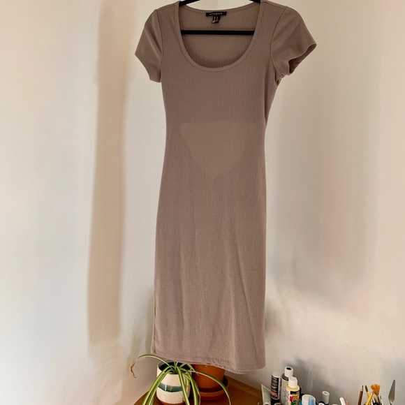Dress Blush with open back and zipper - Picture 2 of 4